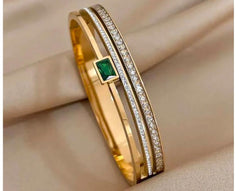 ELEGANT GOLD BANGLE