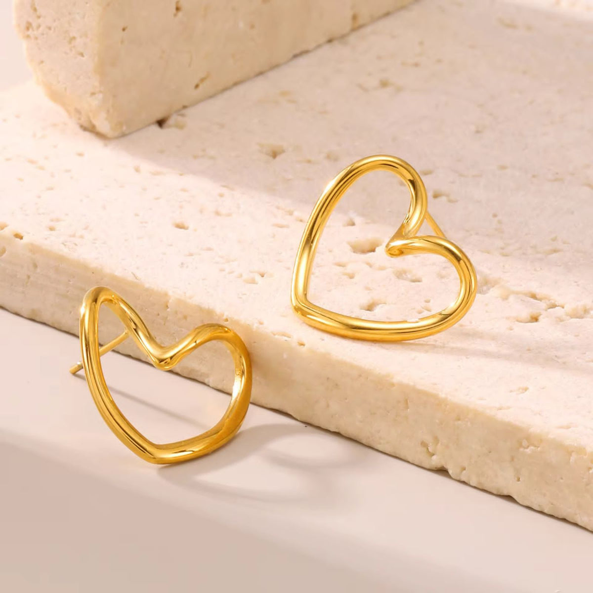 Heart gold earrings