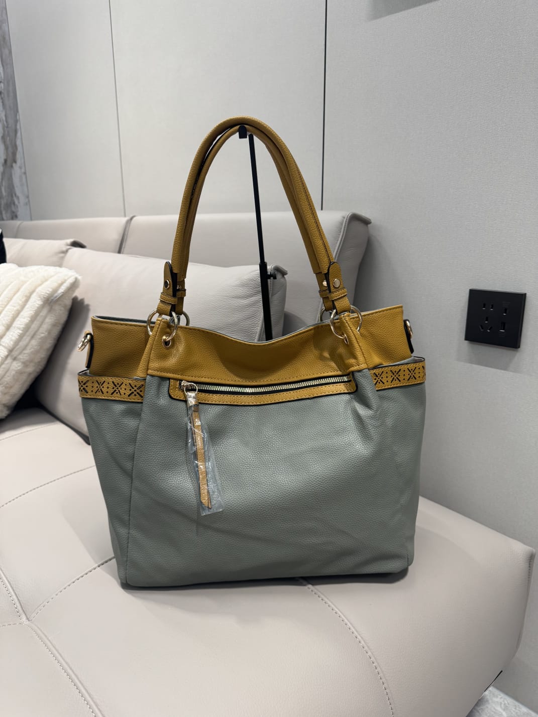 HANDBAG