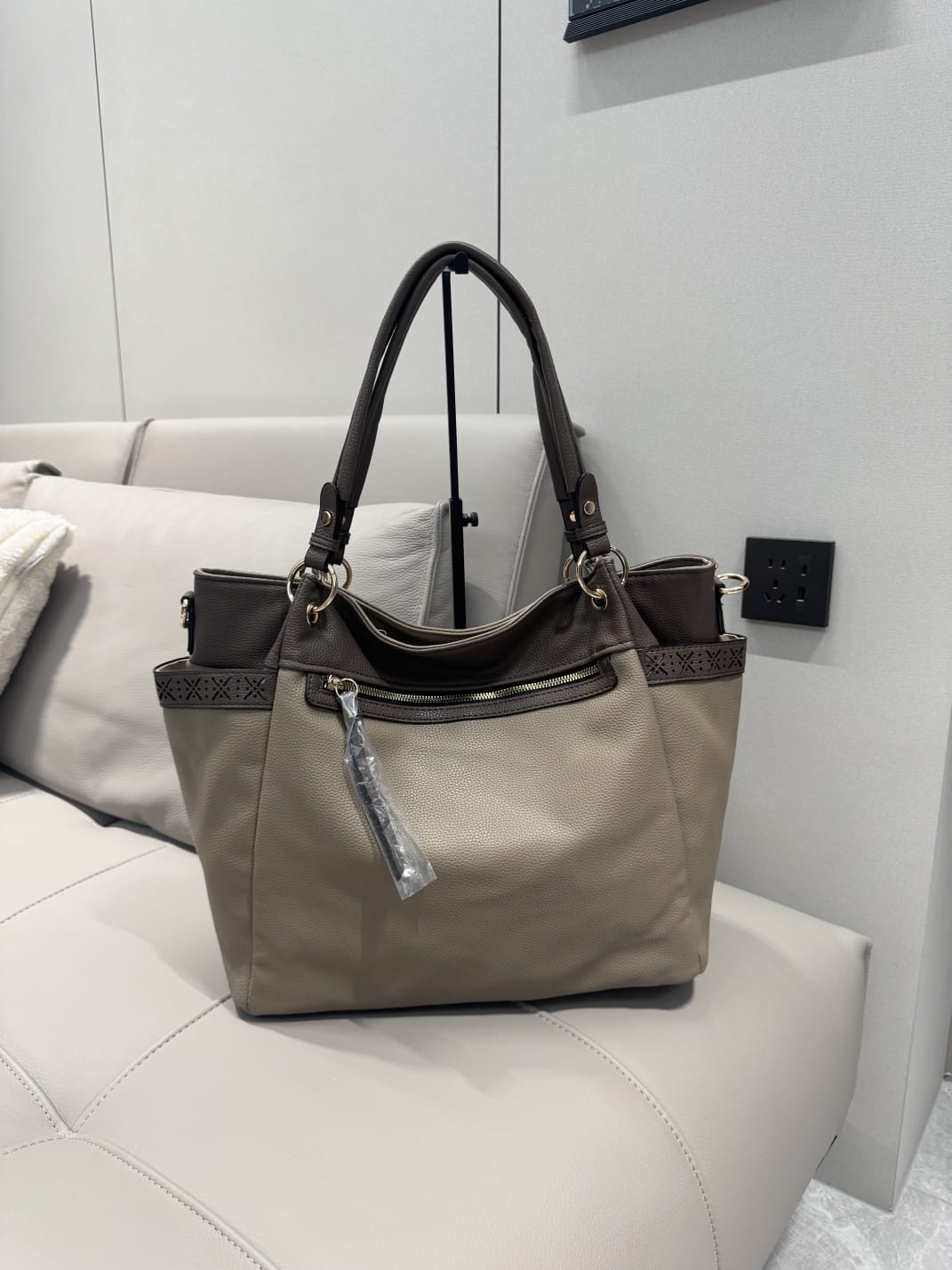 HANDBAG